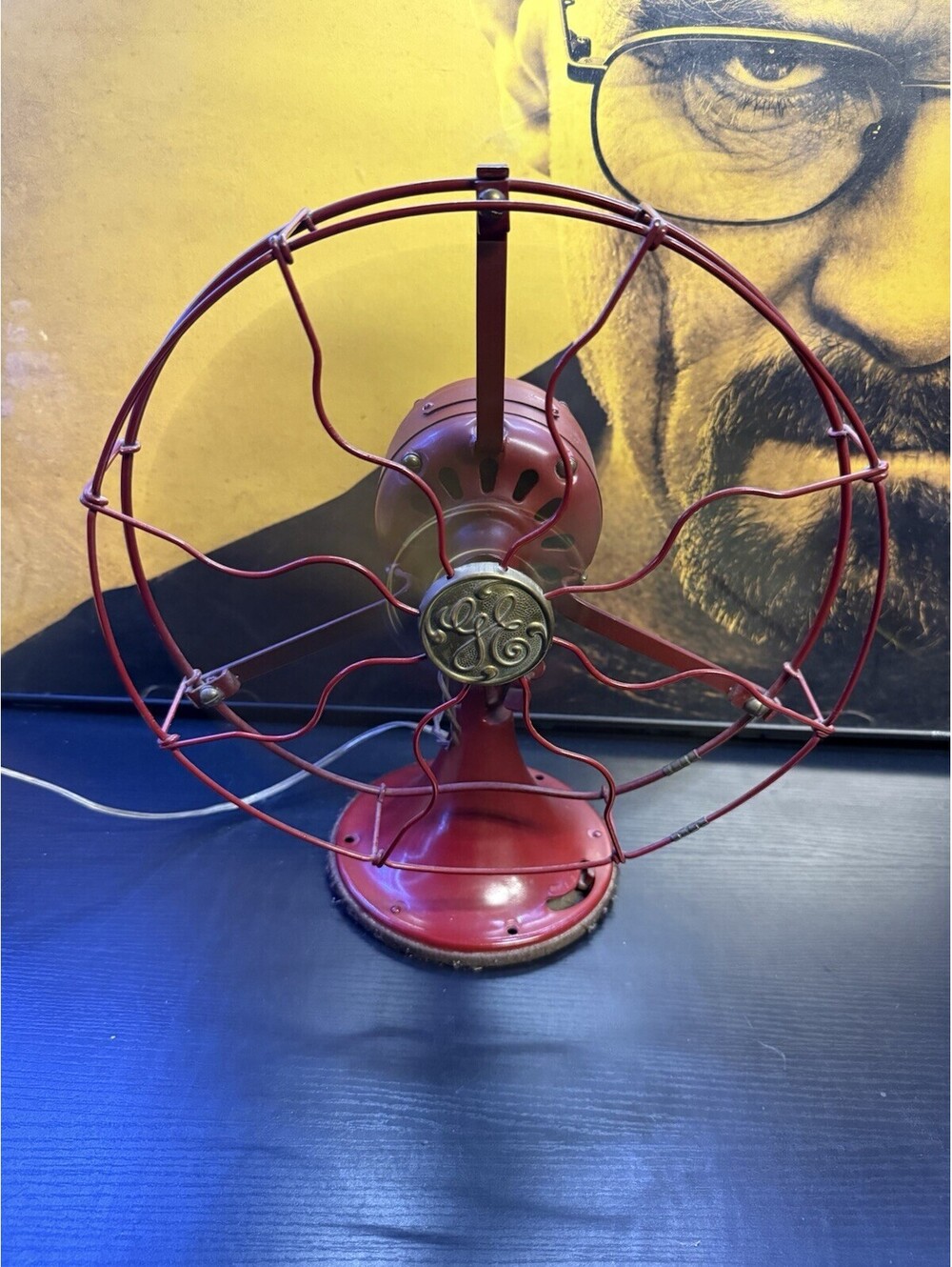 1930s GE Quiet Blade 49X491 12in 4-Blade 3-Speed Oscillating Desk Fan Red